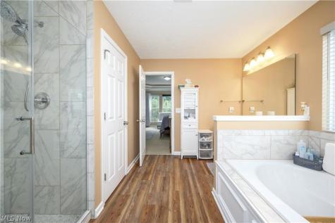 1242 Bexley Circle Akron OH 44312