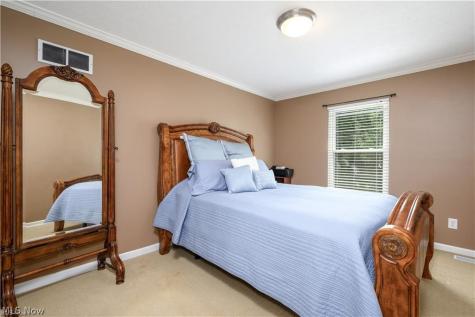 1242 Bexley Circle Akron OH 44312