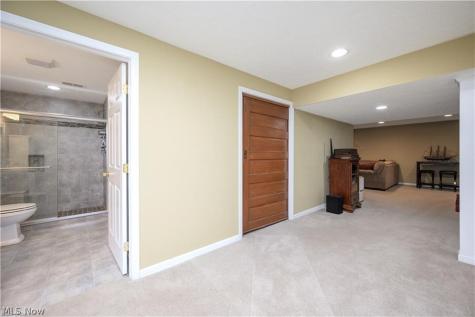 1242 Bexley Circle Akron OH 44312