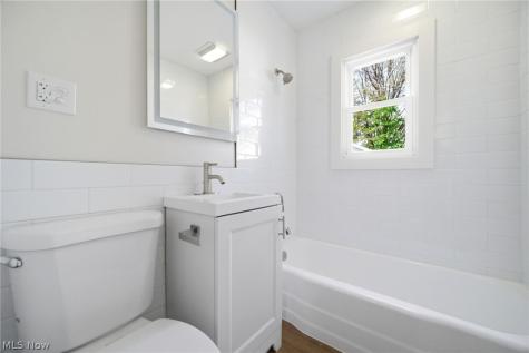 4276 Grove Avenue Willoughby OH 44094