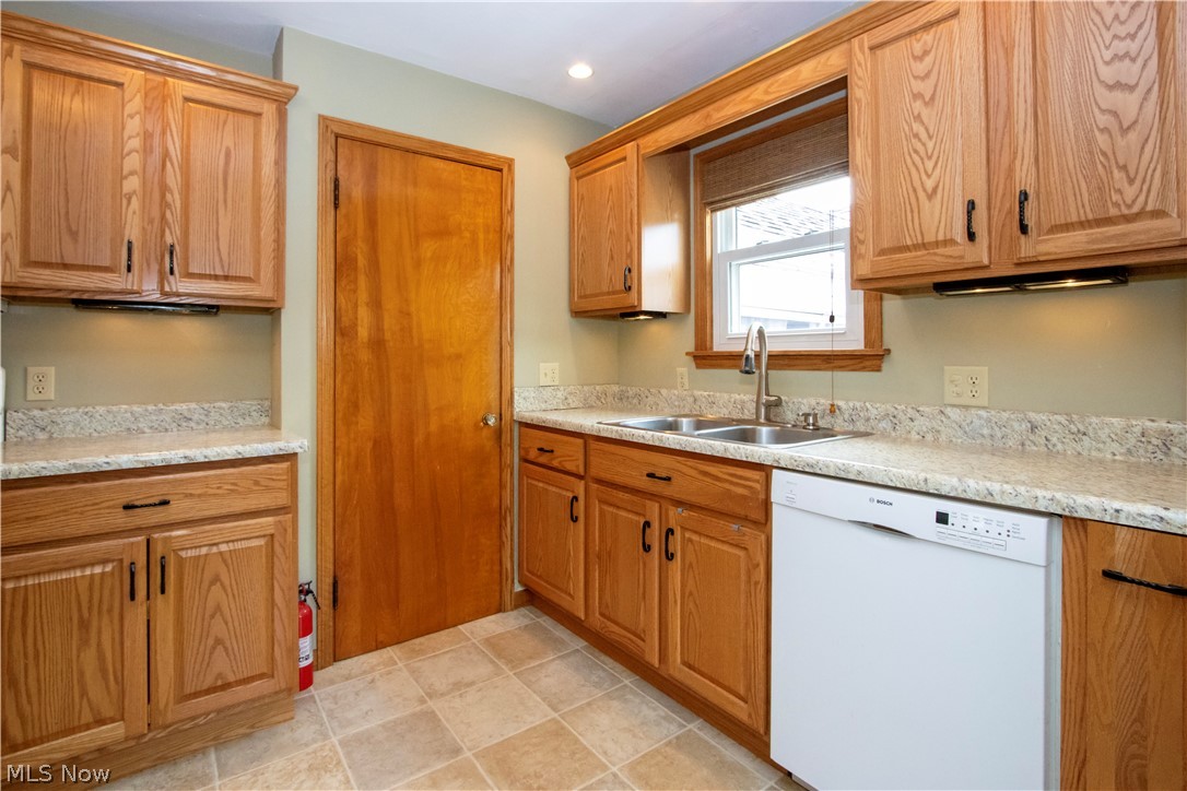 927 S Heltman Avenue Ashland OH 44805