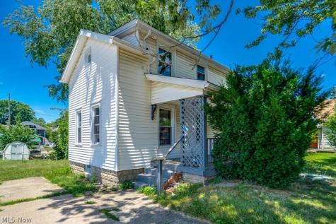 815 Seneca Street NE Massillon OH 44646