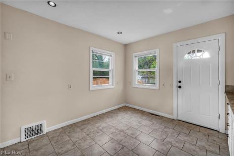 3333 Beechwood Avenue Cleveland Heights OH 44118