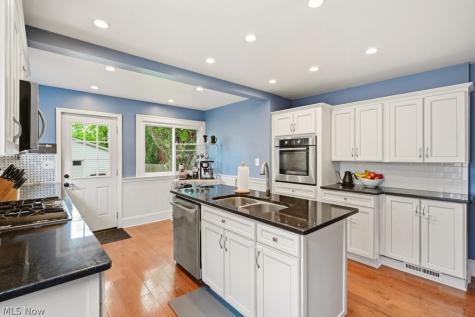 608 Chestnut Boulevard Cuyahoga Falls OH 44221