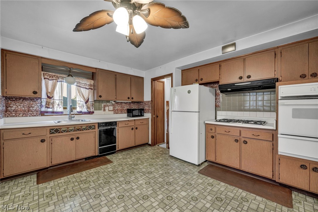 24560 Stephen Avenue Euclid OH 44123