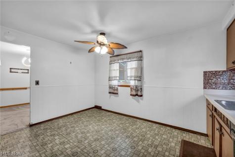 24560 Stephen Avenue Euclid OH 44123