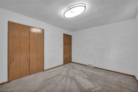 24560 Stephen Avenue Euclid OH 44123