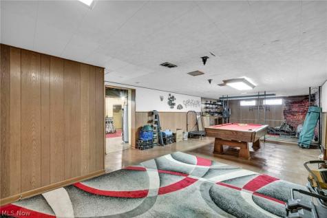 24560 Stephen Avenue Euclid OH 44123