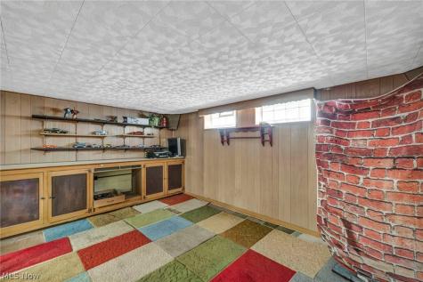 24560 Stephen Avenue Euclid OH 44123