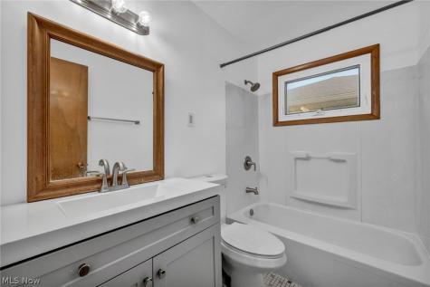 24560 Stephen Avenue Euclid OH 44123