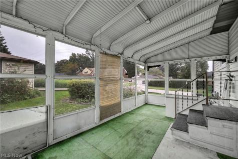 24560 Stephen Avenue Euclid OH 44123