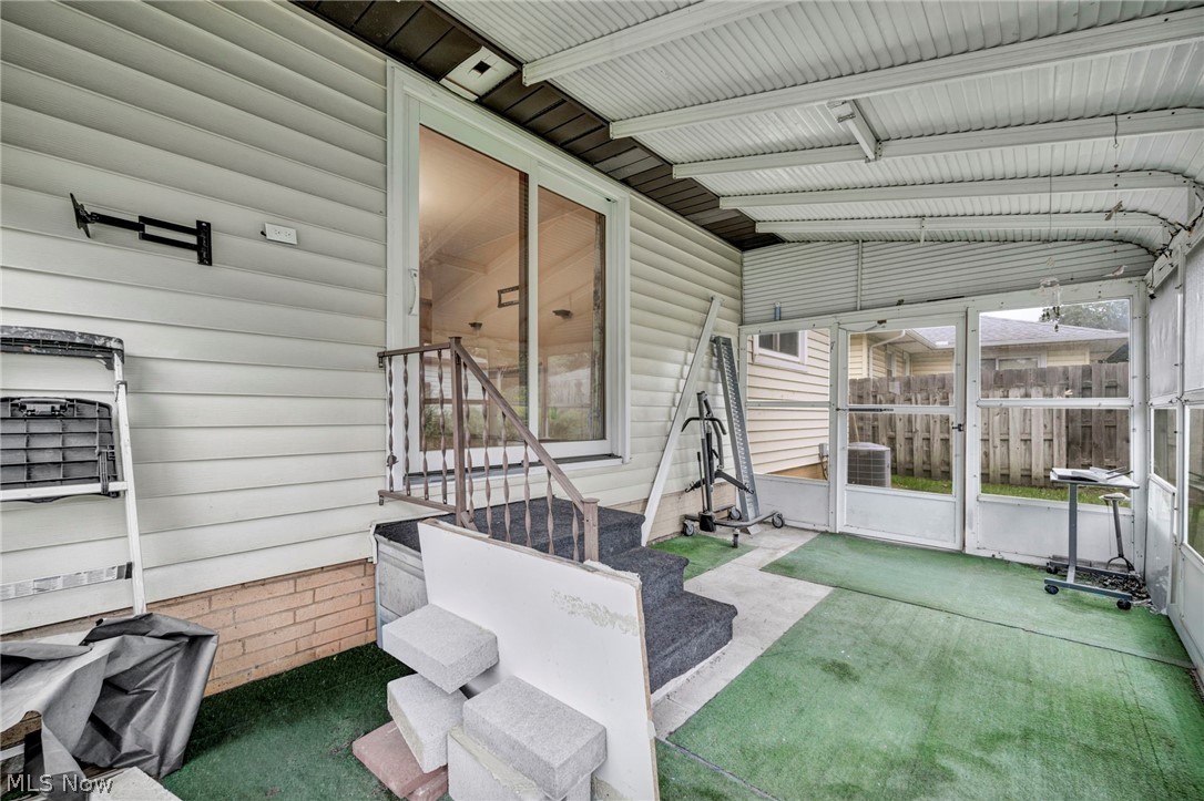 24560 Stephen Avenue Euclid OH 44123