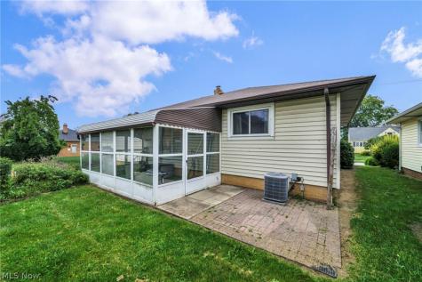 24560 Stephen Avenue Euclid OH 44123