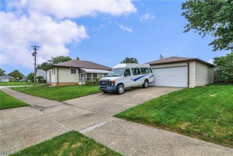 24560 Stephen Avenue Euclid OH 44123