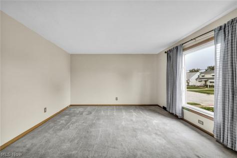 24560 Stephen Avenue Euclid OH 44123