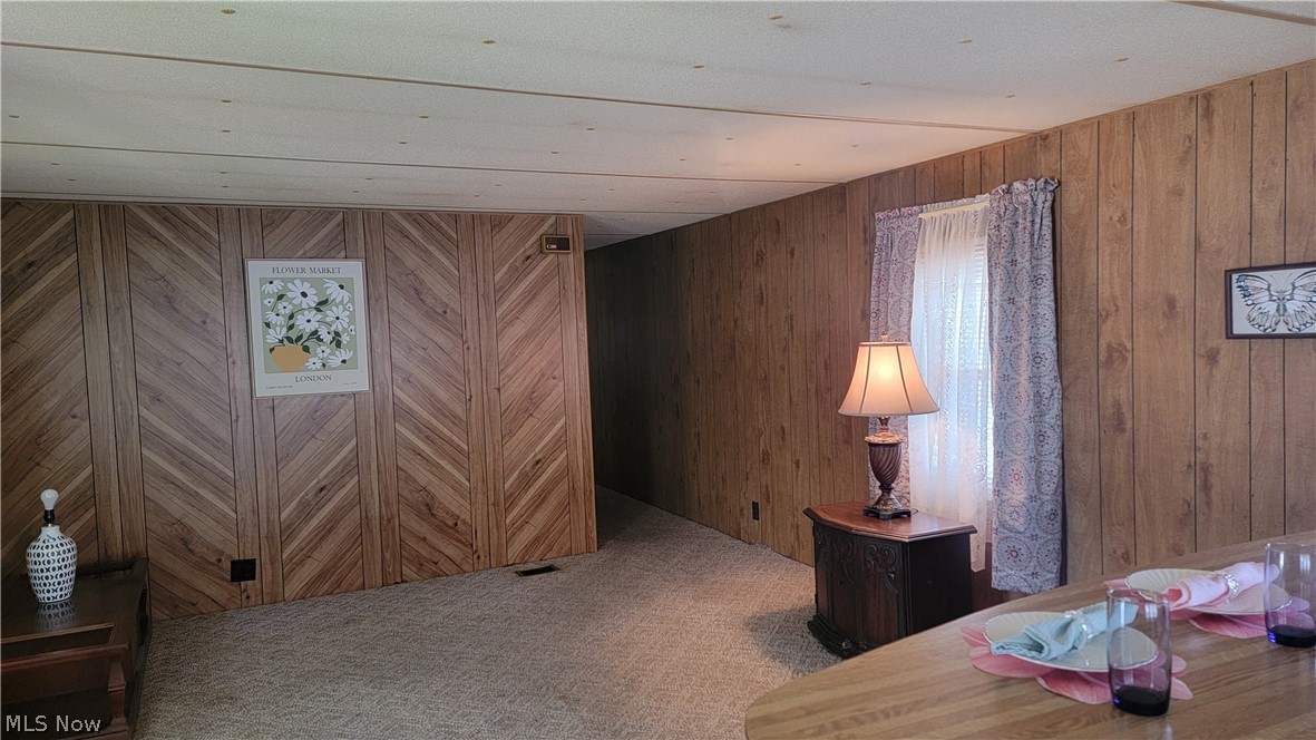 8214 Russell Lane Cleveland OH 44144