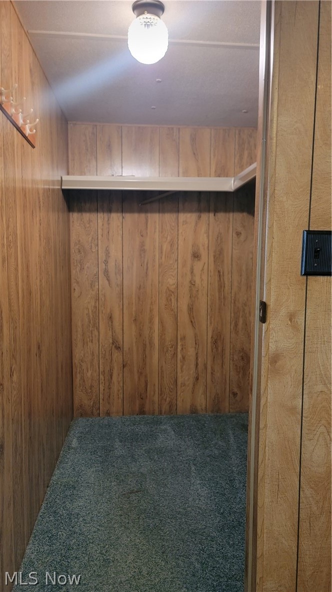 8214 Russell Lane Cleveland OH 44144