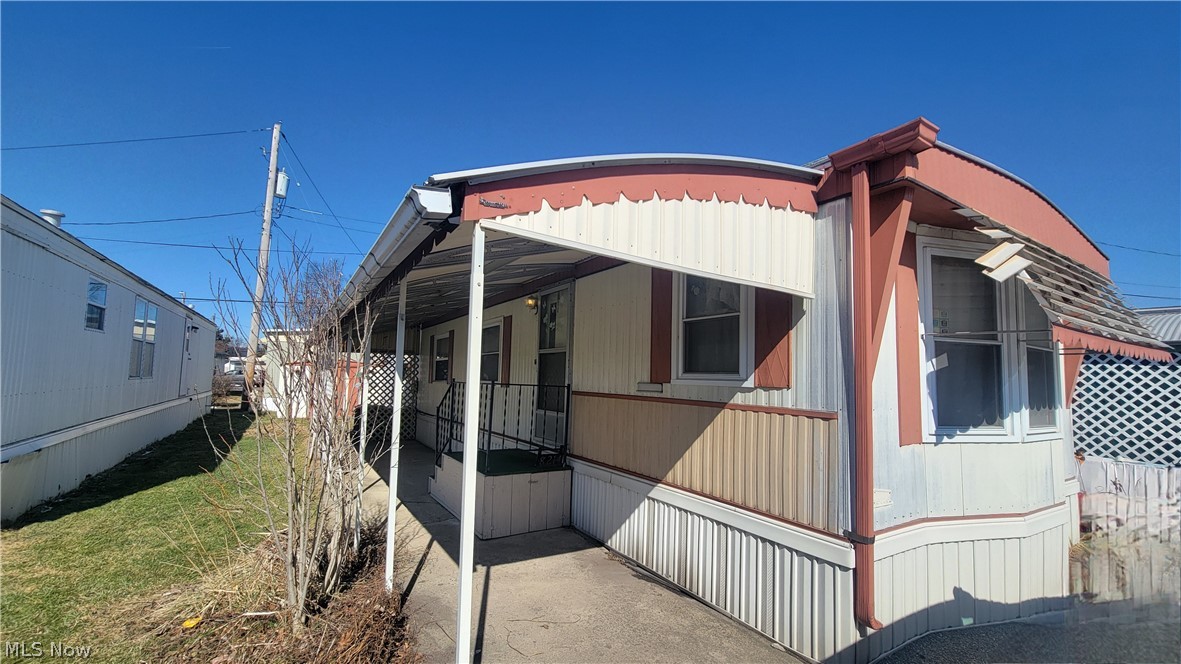 8214 Russell Lane Cleveland OH 44144