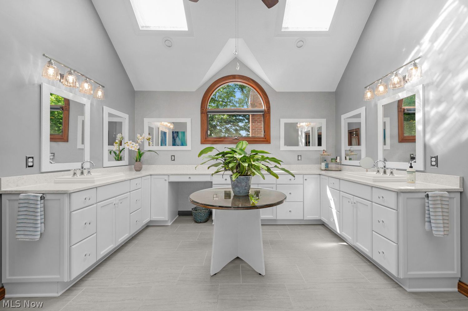 3251 Royal Oak Court Westlake OH 44145