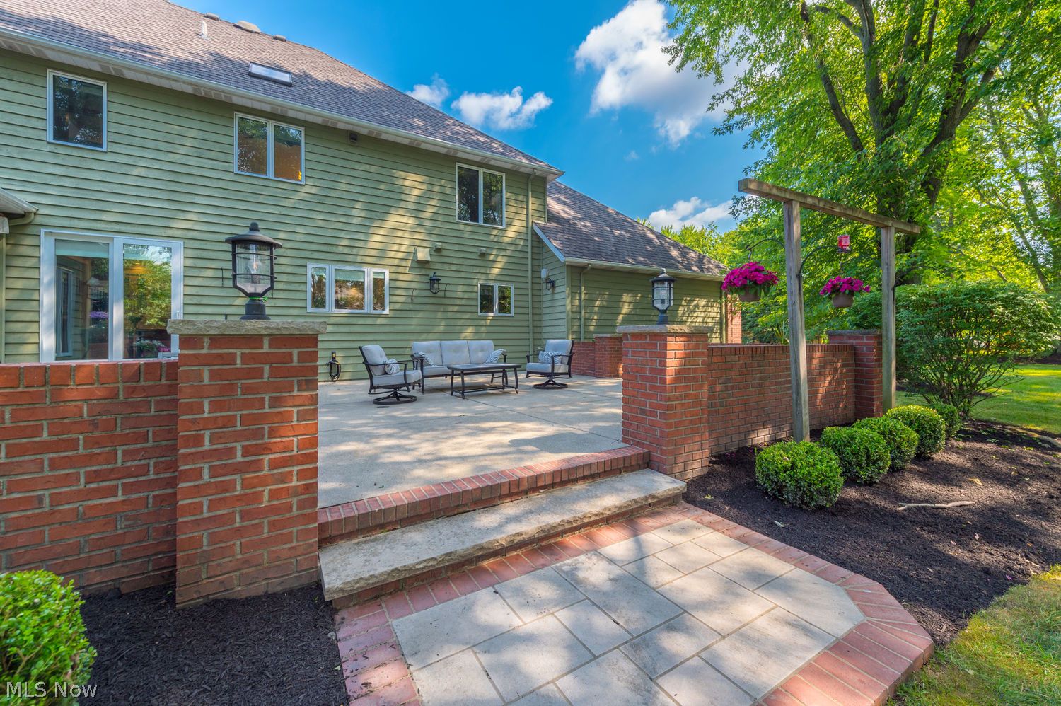 3251 Royal Oak Court Westlake OH 44145