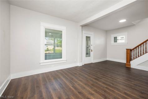 299 NW 5th Street NW Barberton OH 44203