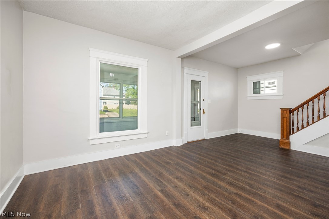 299 NW 5th Street NW Barberton OH 44203