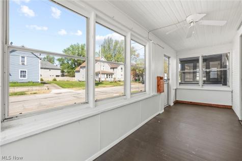 299 NW 5th Street NW Barberton OH 44203