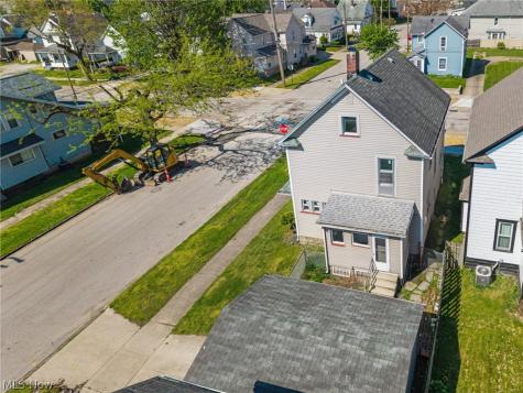 299 NW 5th Street NW Barberton OH 44203