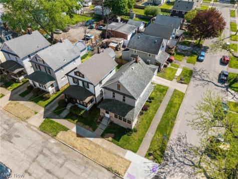 299 NW 5th Street NW Barberton OH 44203