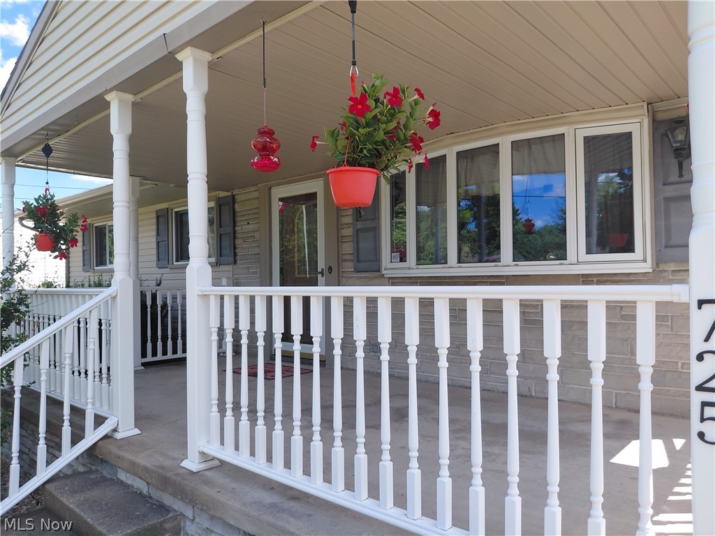725 Gary Drive Hubbard OH 44425