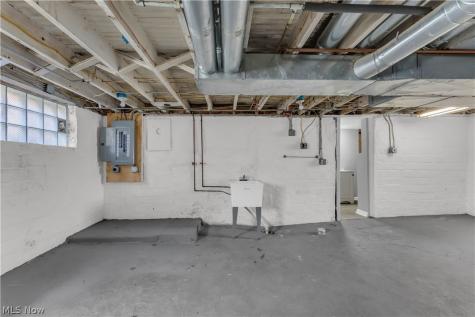 340 E 276th Street Euclid OH 44132