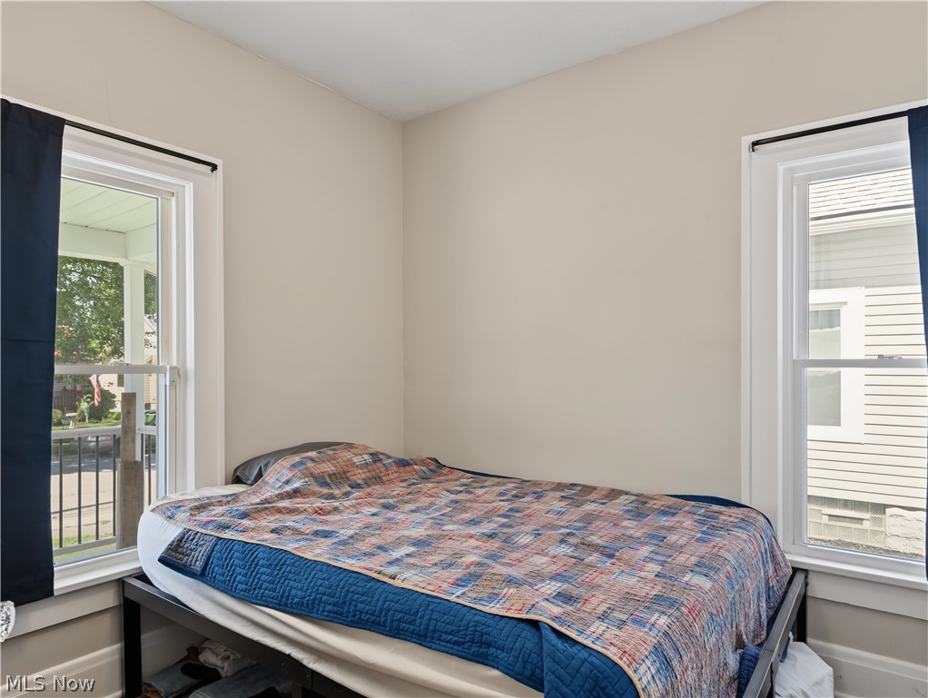 553 Wesleyan Avenue Barberton OH 44203