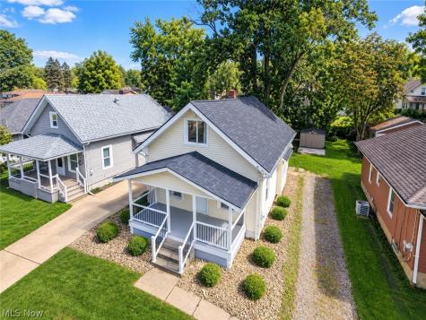 553 Wesleyan Avenue Barberton OH 44203