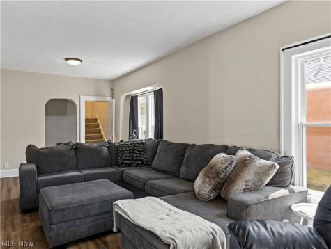 553 Wesleyan Avenue Barberton OH 44203