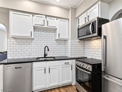 553 Wesleyan Avenue Barberton OH 44203