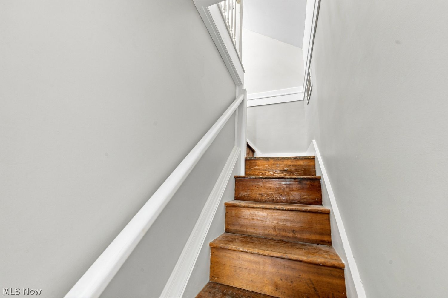 38 Aurora Street Hudson OH 44236