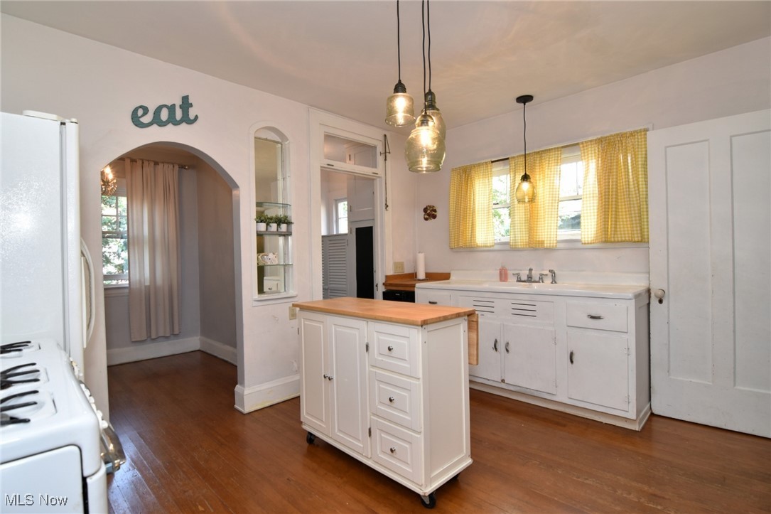 17930 Rosecliff Road Cleveland OH 44119