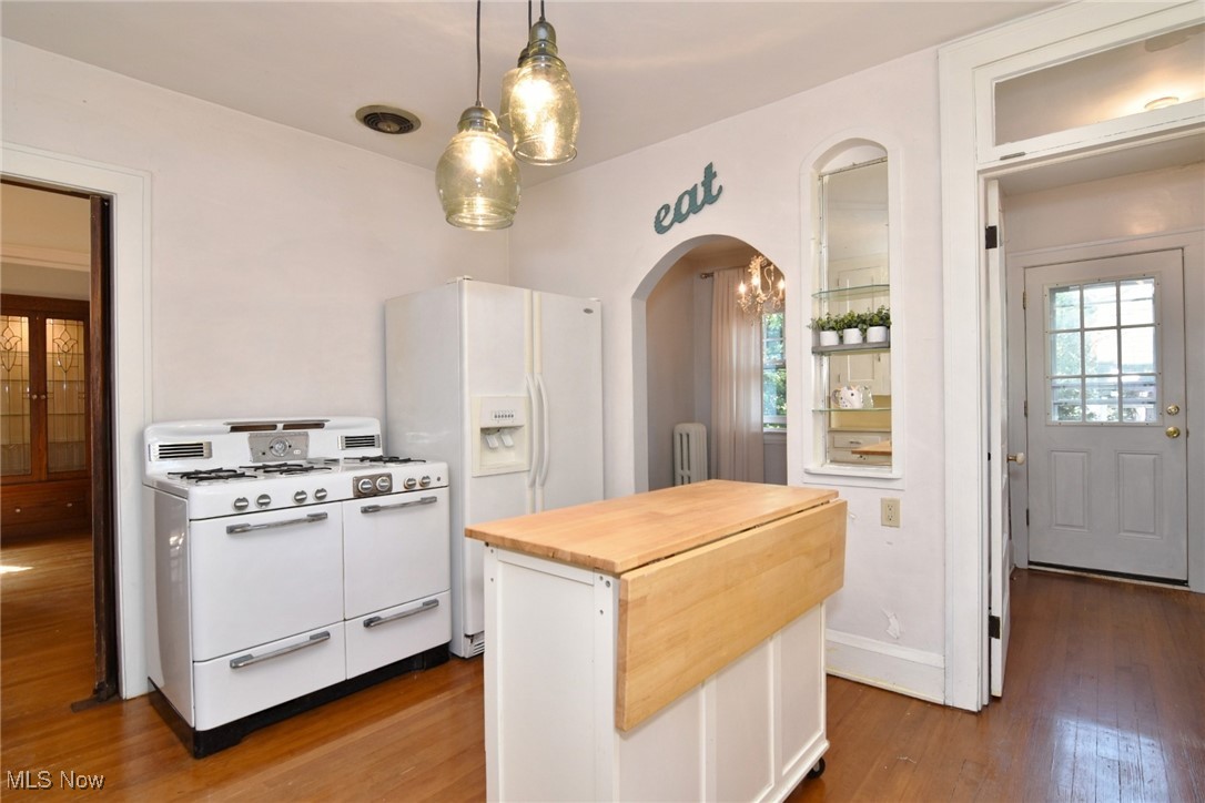 17930 Rosecliff Road Cleveland OH 44119