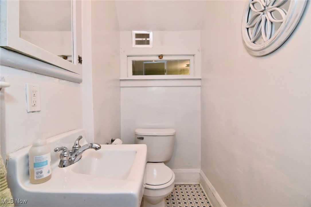 17930 Rosecliff Road Cleveland OH 44119