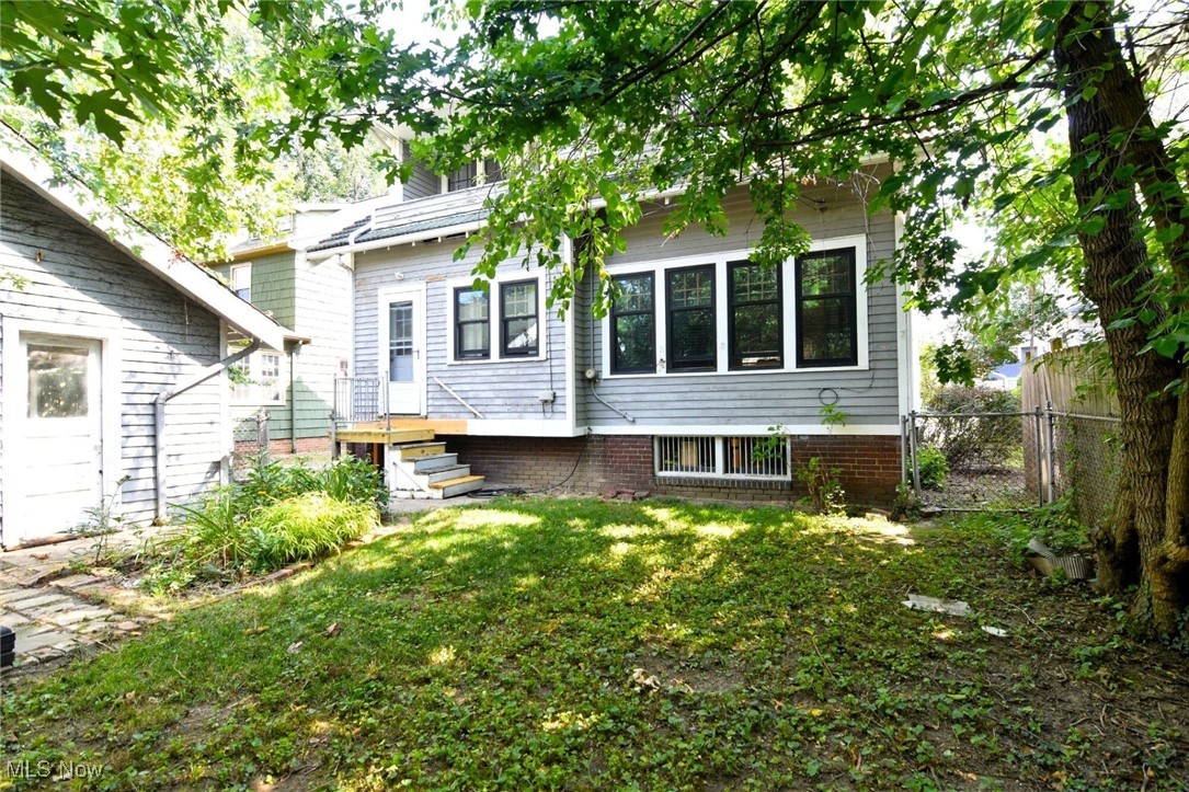 17930 Rosecliff Road Cleveland OH 44119