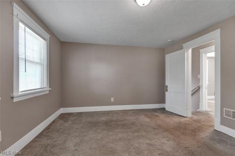 10421 Dale Avenue Cleveland OH 44111
