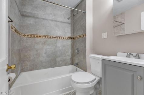 10421 Dale Avenue Cleveland OH 44111