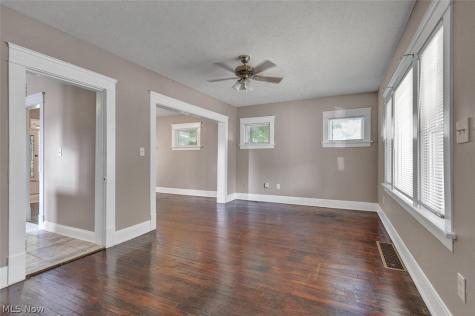 10421 Dale Avenue Cleveland OH 44111