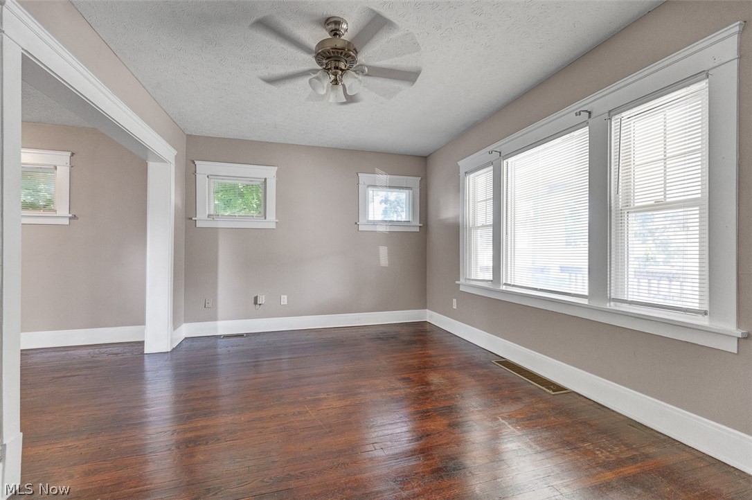 10421 Dale Avenue Cleveland OH 44111