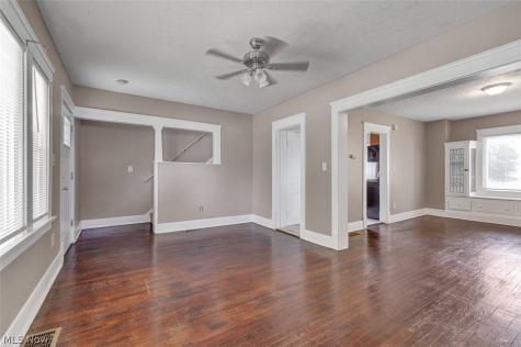 10421 Dale Avenue Cleveland OH 44111