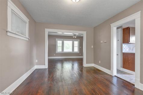 10421 Dale Avenue Cleveland OH 44111