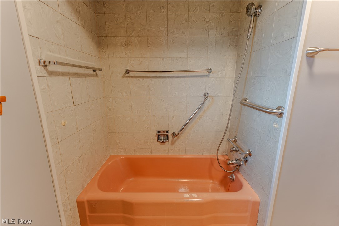 3967 Crooked Run Road NW New Philadelphia OH 44663