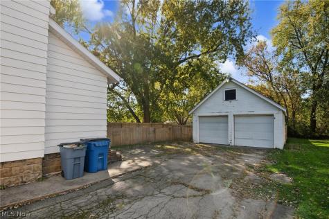 122 Belmont Avenue Niles OH 44446
