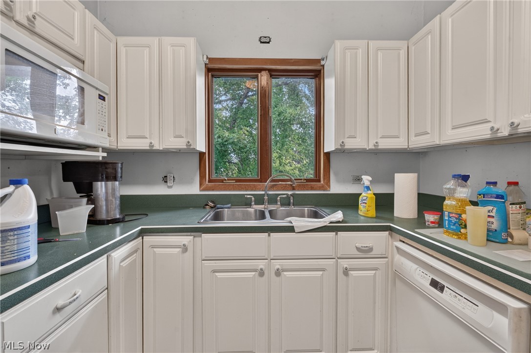 2161 E Aurora Road Twinsburg OH 44087