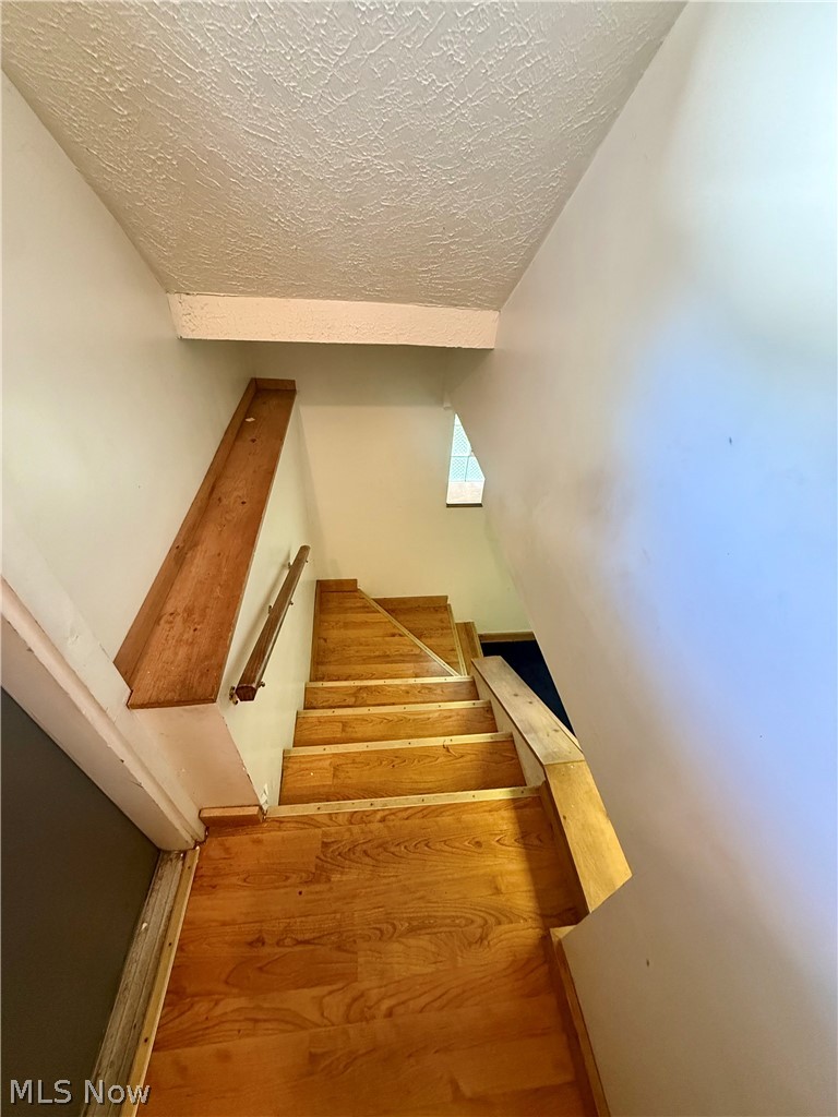 1056 Homewood Warren OH 44483